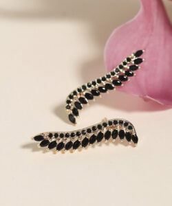 Brinco Orquídeas Ear Cuff Design Asa Cravejado em Navetes Banhado à Ouro
